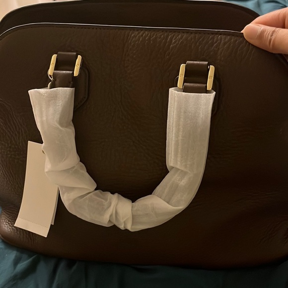 TORY BURCH
ROBINSON PEBBLED OPEN DOME SATCHEL - Picture 3 of 4